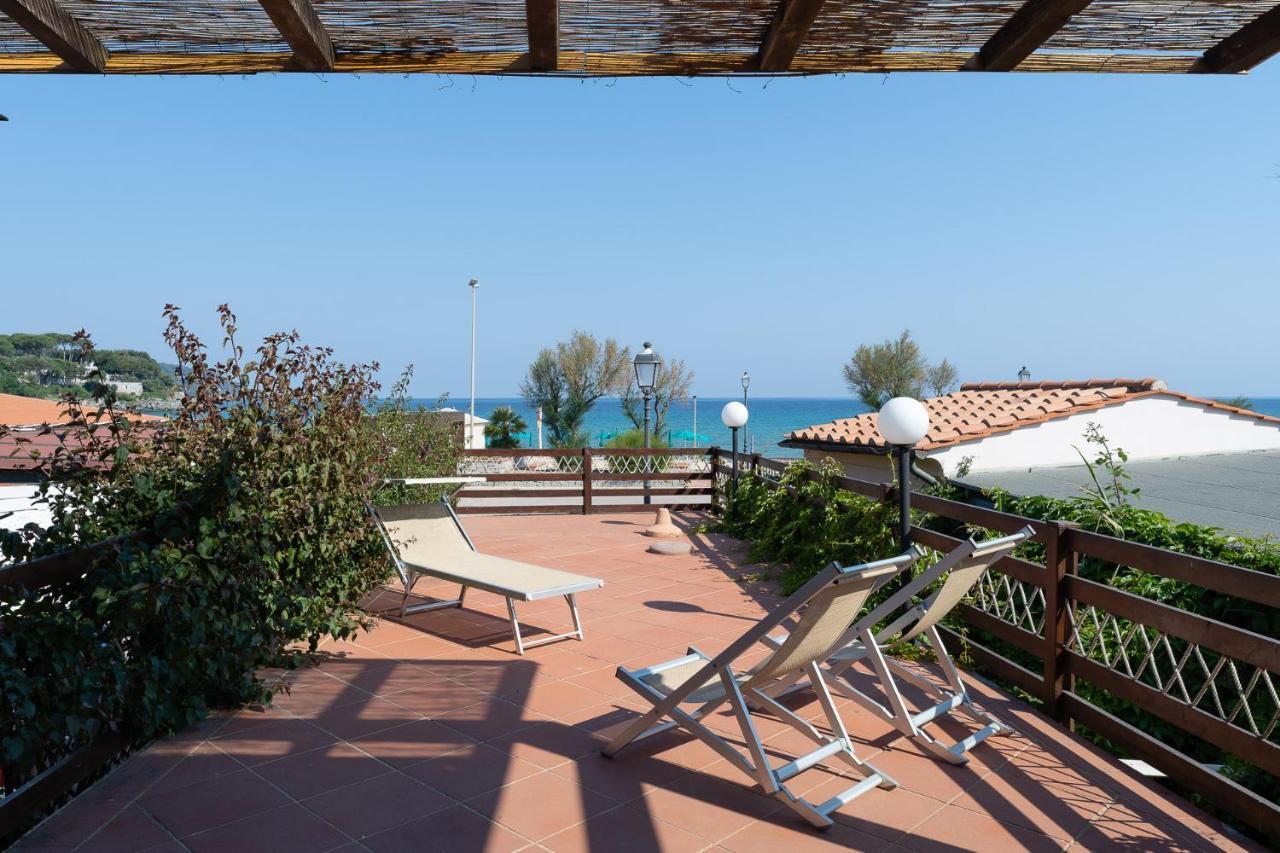 Hotel Delfino Procchio  Exterior foto